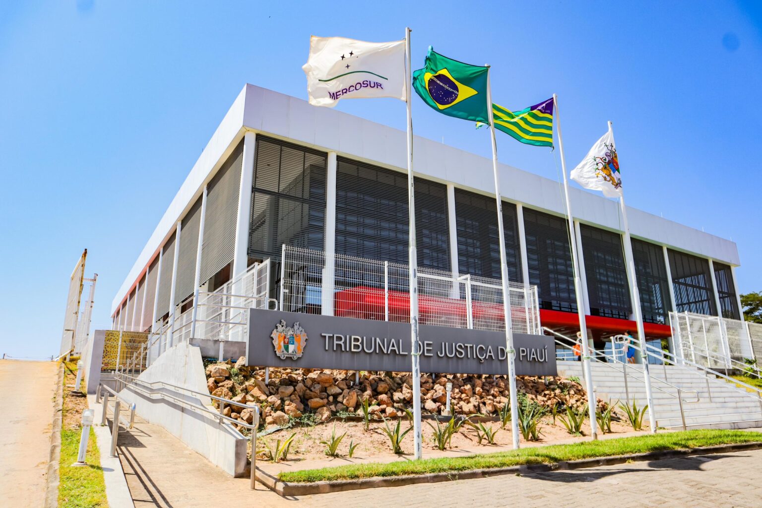 12 nomes escolhidos pela advocacia seguem na disputa por vaga de desembargador(a) do TJ-PI