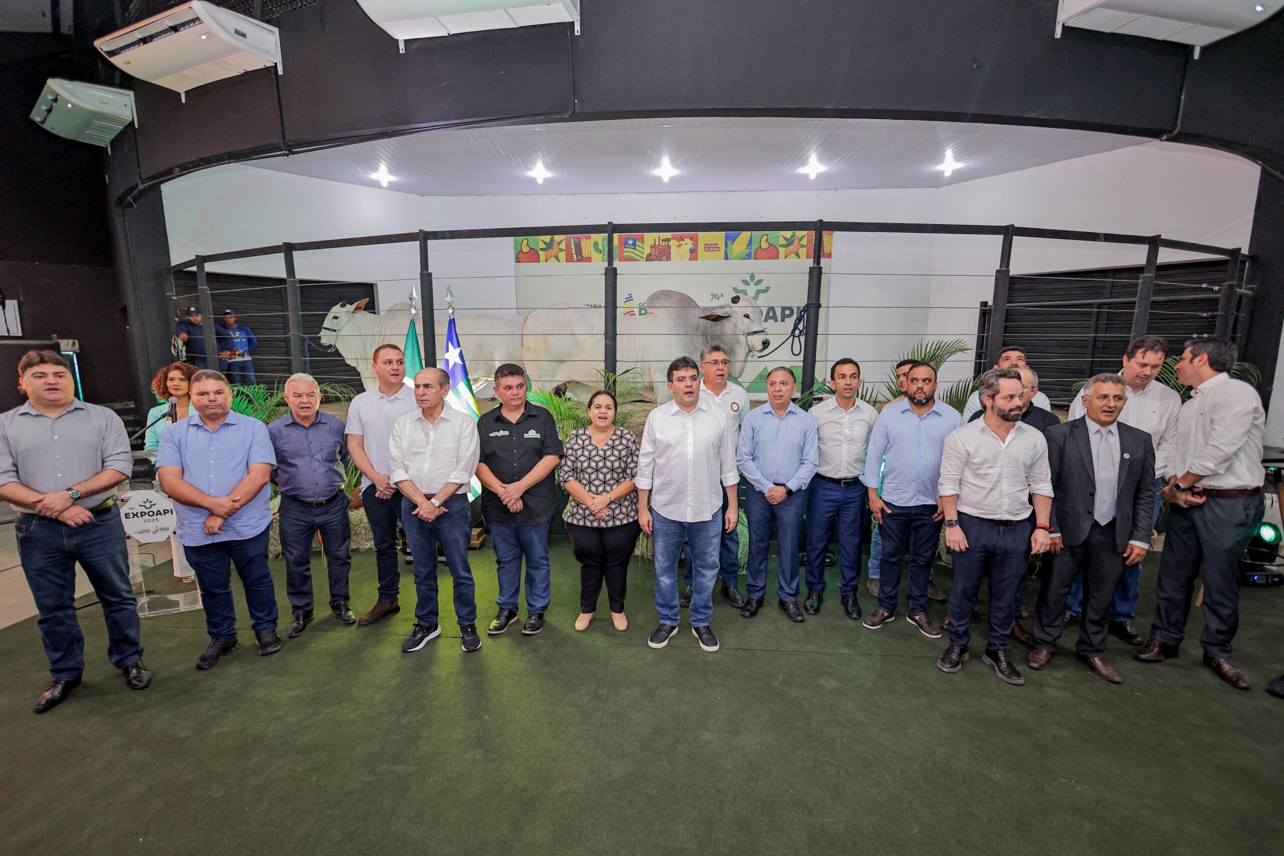 Governador anuncia incentivos para aquisição de máquinas e insumos agropecuários em lançamento da Expoapi 2025