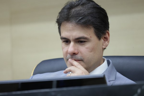 Severo Eulálio anuncia reajuste salarial de 7% para servidores efetivos da Alepi