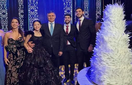 DESTAQUES SOCIEDADE: Nina Barros celebrou 15 anos em uma noite mágica, repleta de emoção e beleza e MAIS…