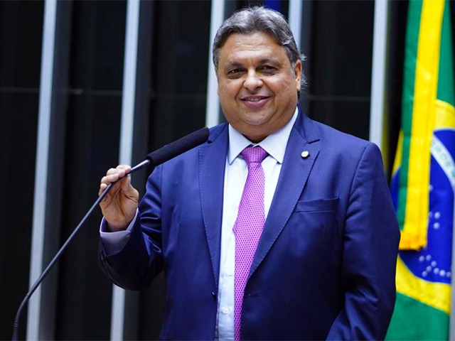 Projeto de Júlio Arcoverde (PP-PI) busca igualdade entre pacientes de planos de saúde e particular