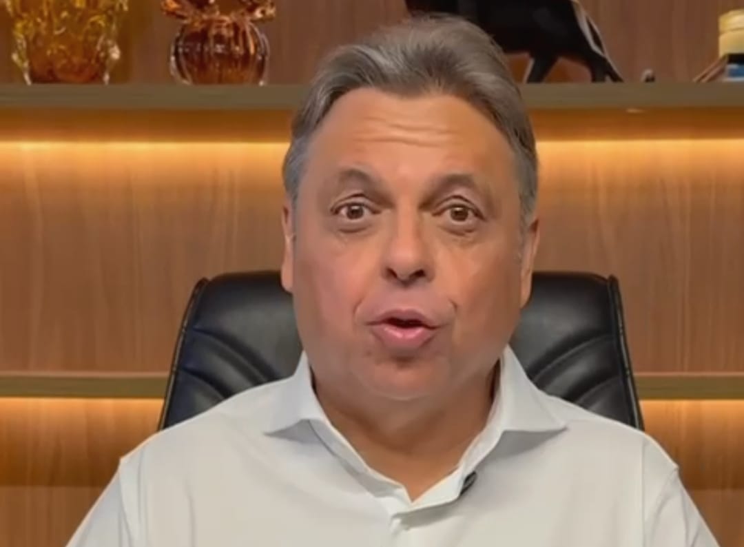 Júlio Arcoverde critica: “O orgulho do piauiense não cresce só com bandeira no poste”