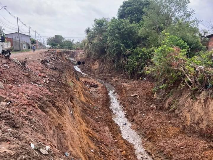 Trabalhos de recuperação do canal do loteamento Sales já começaram na zona sudeste de Teresina