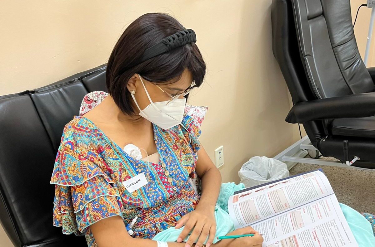 Após vencer o câncer, jovem realiza o sonho de cursar Medicina e inspira novos estudantes