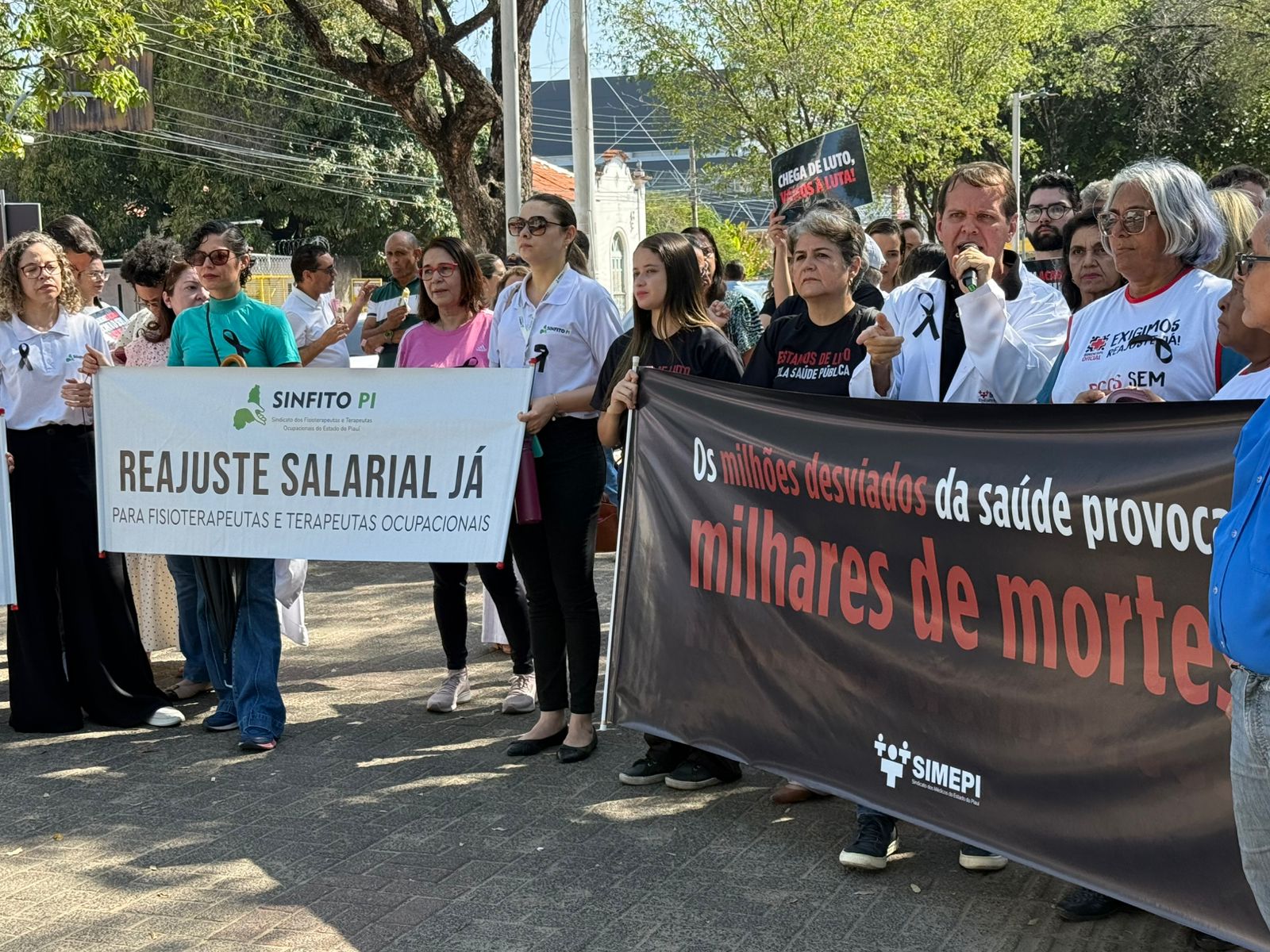 Médicos do Piauí cruzam os braços e denunciam precarização da saúde pública no Estado
