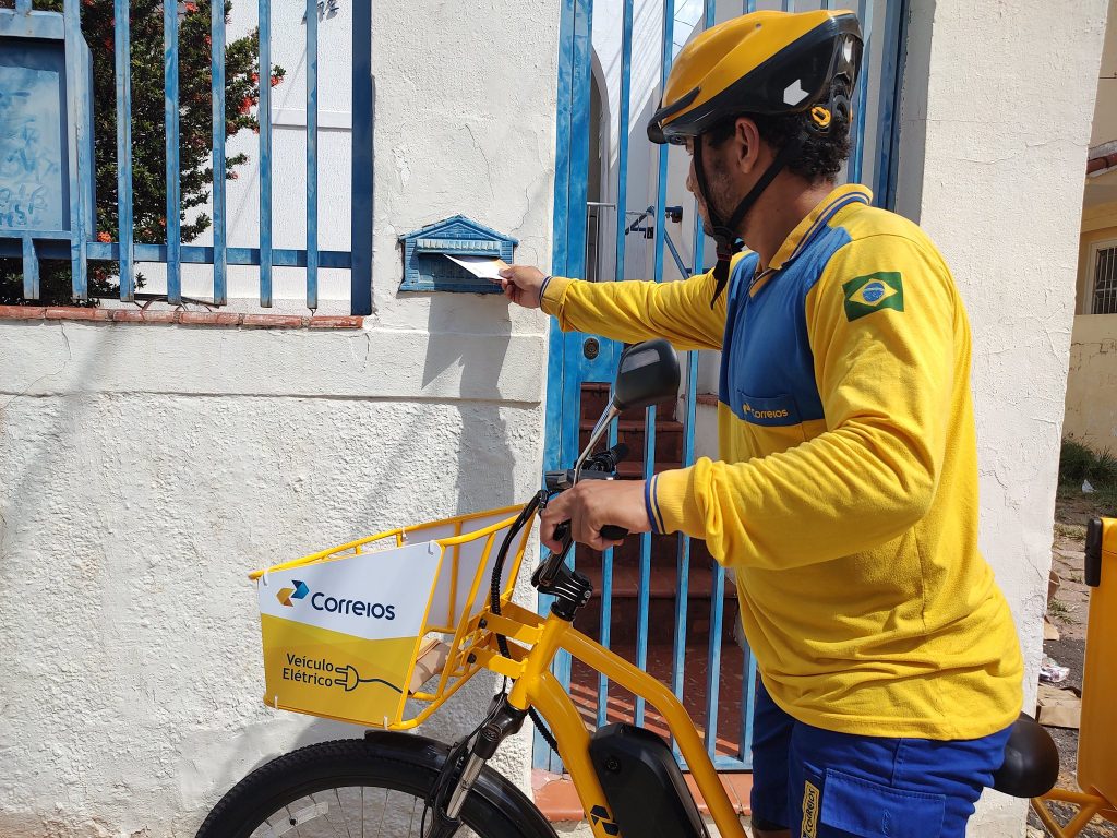 Funcionários dos Correios mantêm ameaça de greve após conciliação frustrada no TST