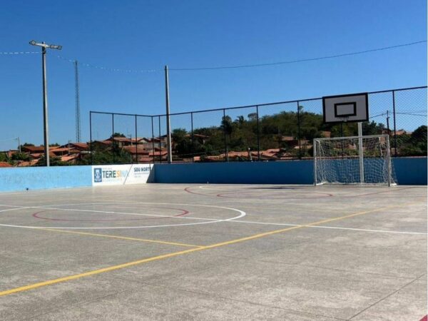 Prefeitura de Teresina entrega quadra poliesportiva no Parque Brasil 4