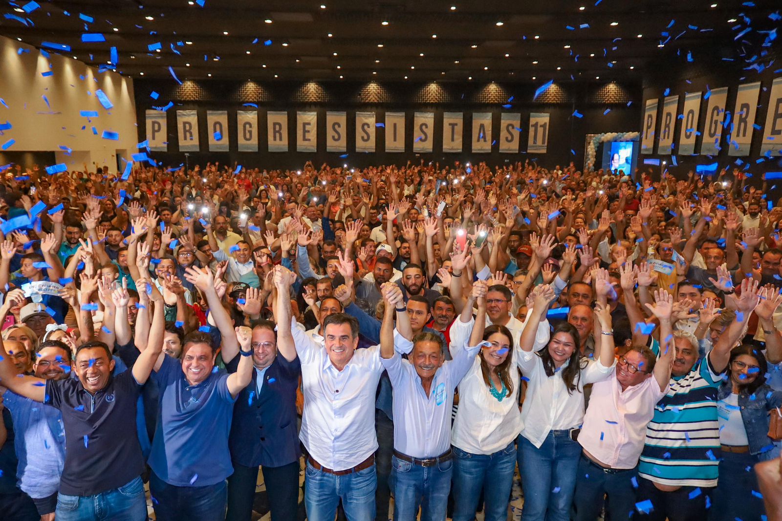 Dr. Erivelto e Gil Paraibano são lançados como pré-candidatos pelo PP em solenidade com multidão