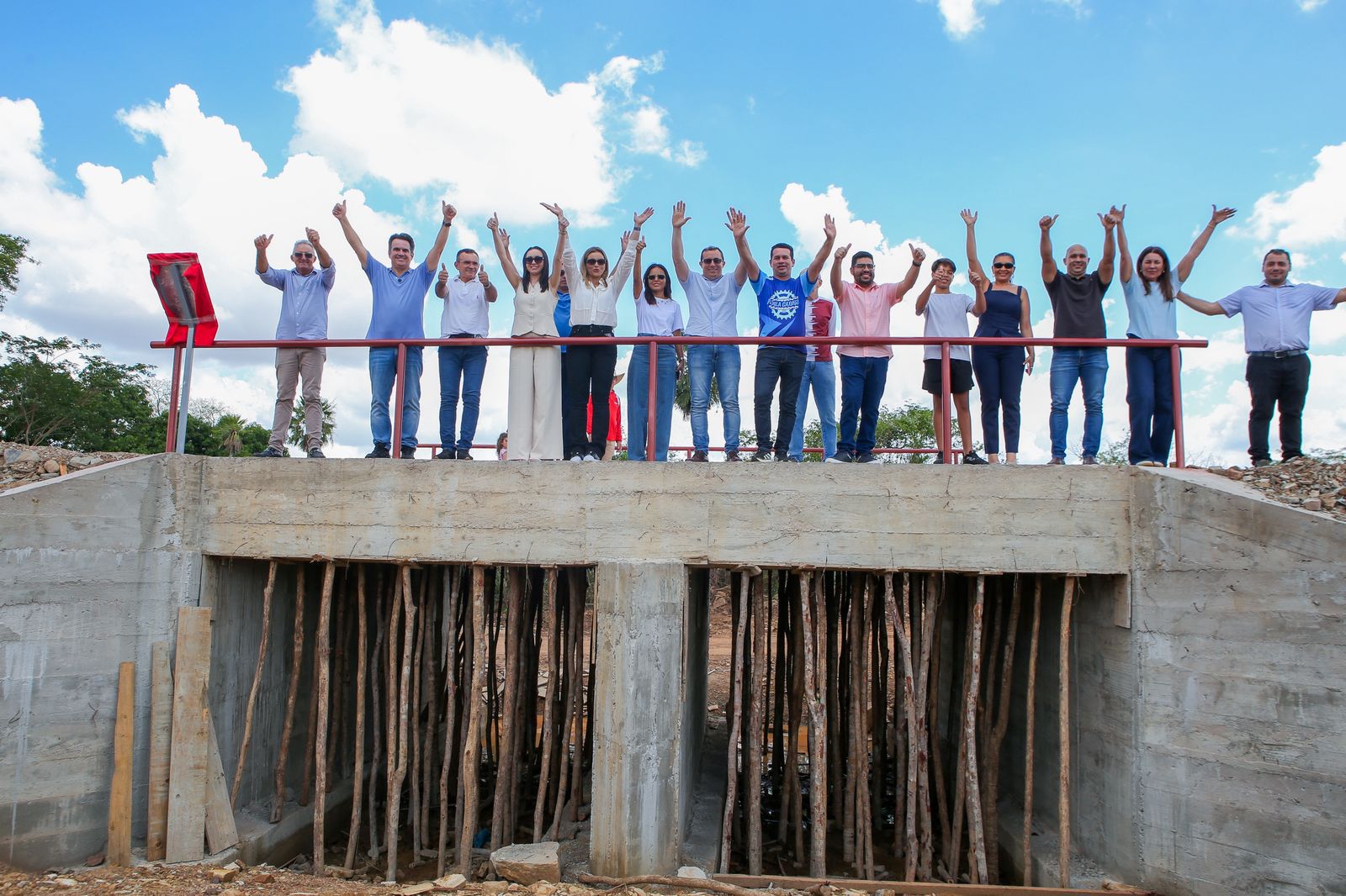 Cumprindo agenda por todo o estado, Ciro Nogueira e Andressa Leal(PT) inauguram obras em Caraúbas do Piauí