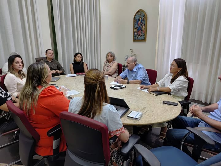 Prefeito Silvio Mendes se reúne com a FMS para avaliar ações da saúde e planejar metas para 2026