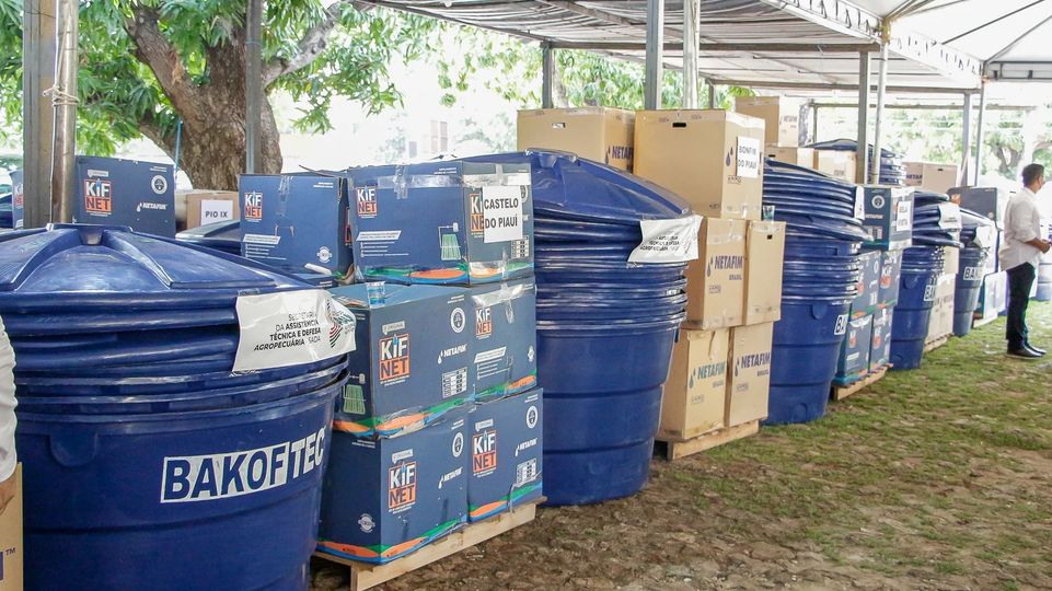Governo do Estado entrega kits de irrigação para agricultores de 36 municípios nesta terça (20)