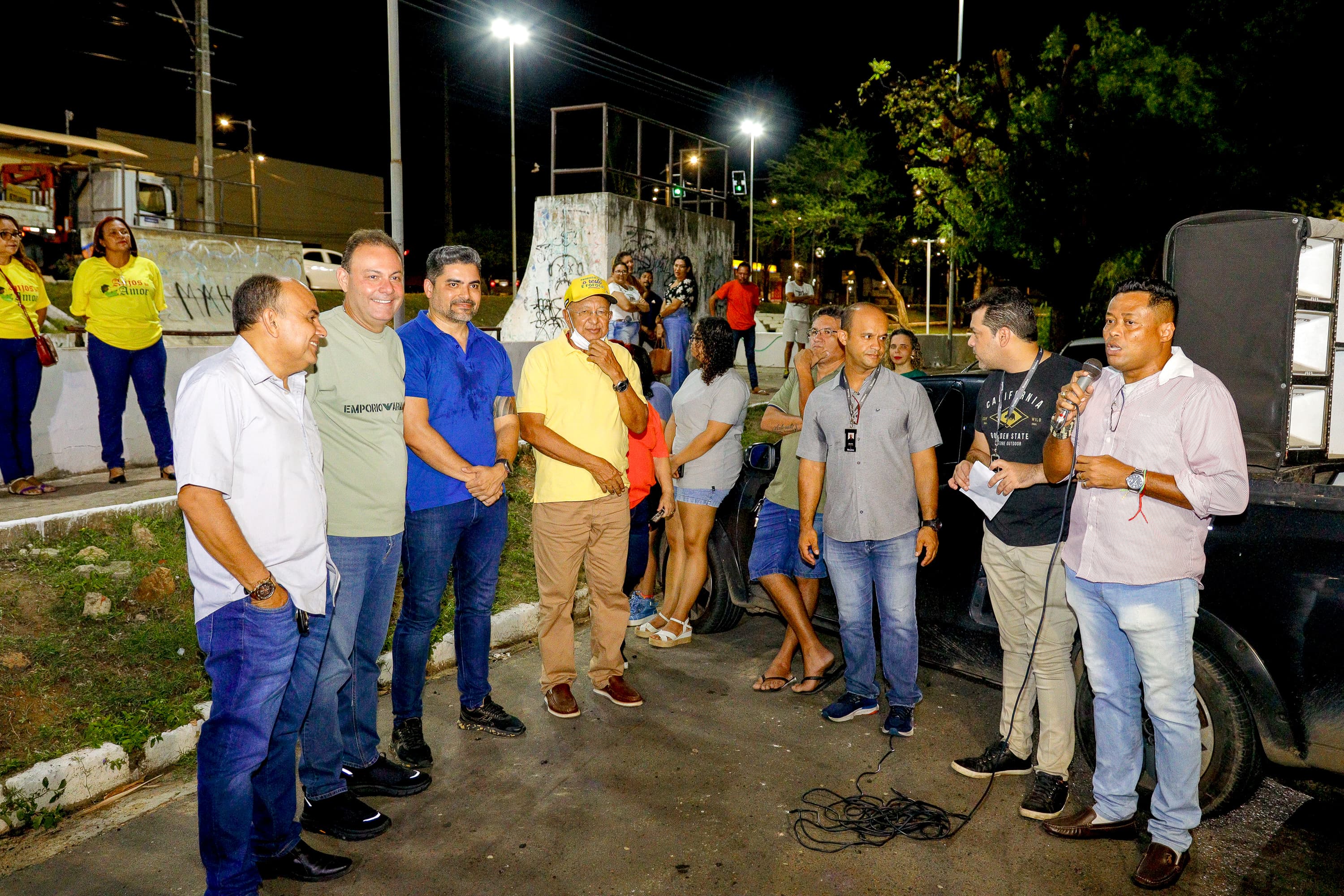 Dr. Pessoa vistoria obra de asfaltamento em 45 ruas do bairro Saci