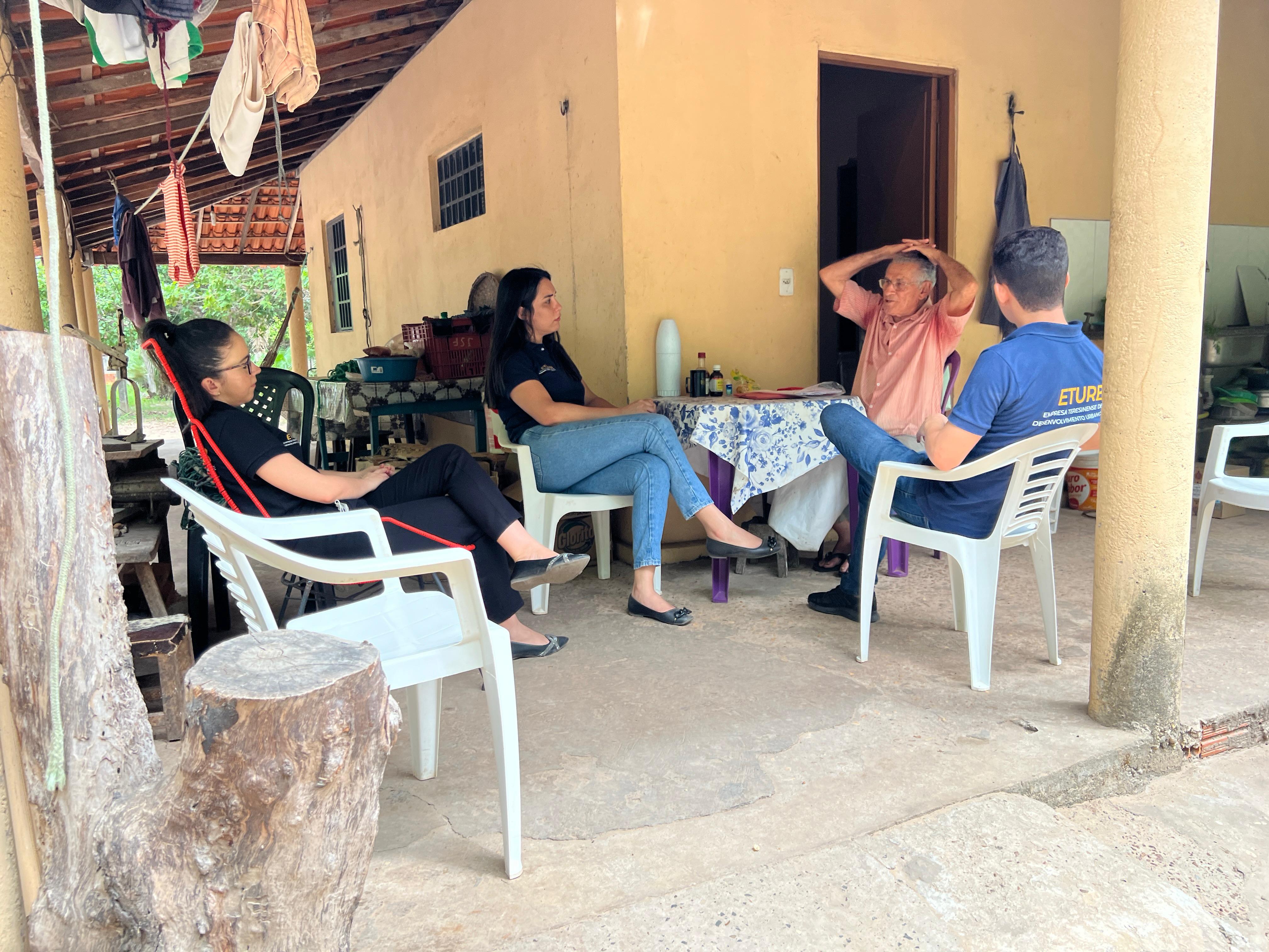 Prefeitura realiza visita técnica na zona rural sudeste para emitir títulos de posse na região