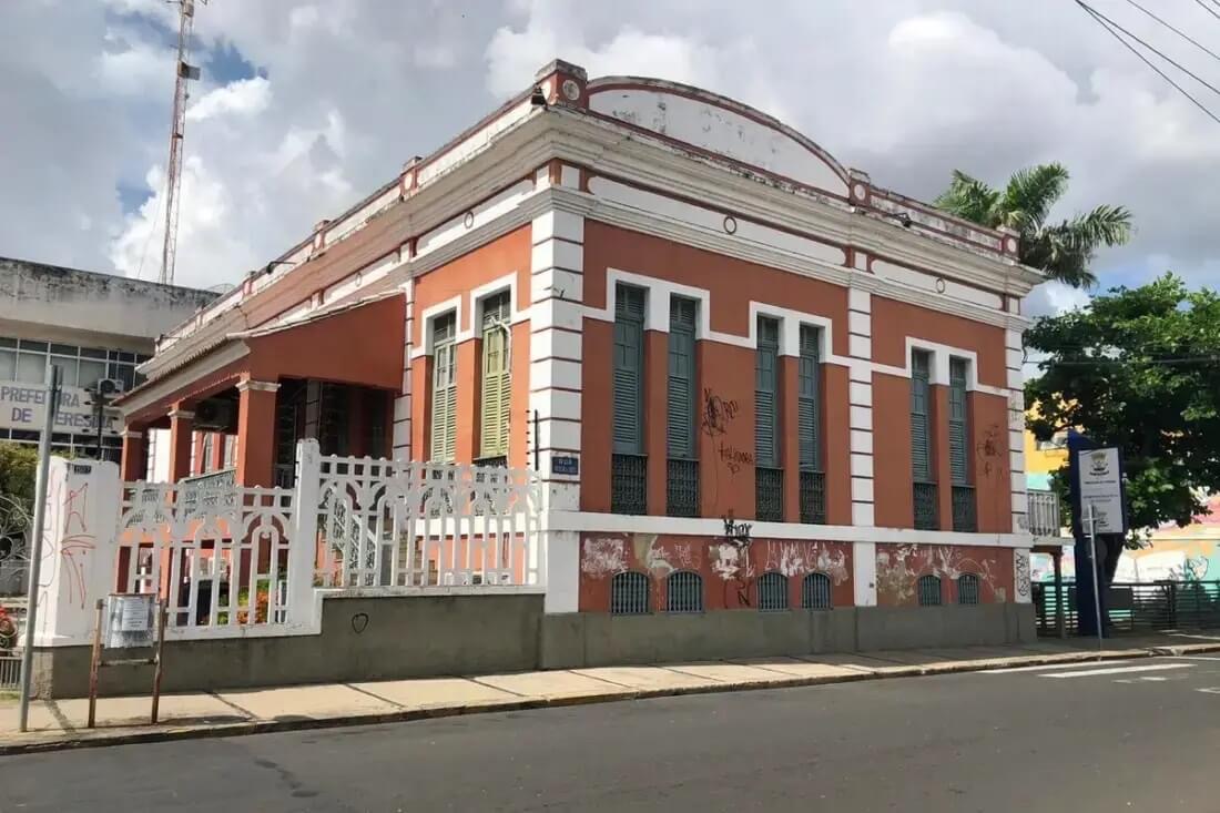 Secretaria Municipal de Educação e SMPM alinham ações de acolhimento para mulheres