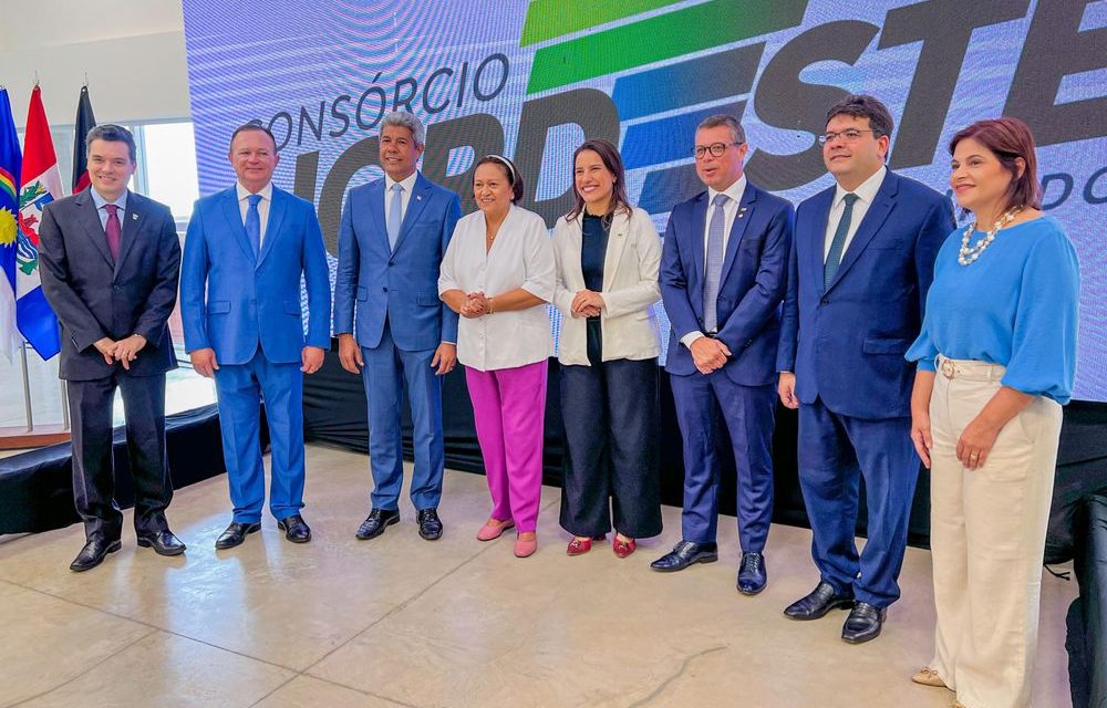 Em Natal, Rafael Fonteles participa da posse de Fátima Bezerra como presidente do Consórcio Nordeste