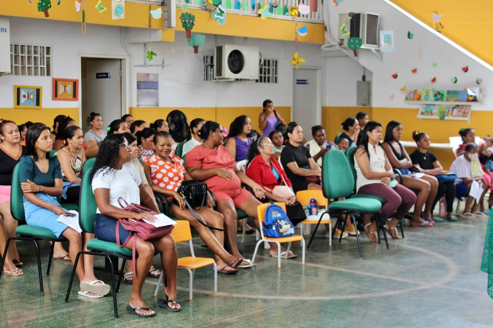 CMAM faz reunião com as famílias para explicar o funcionamento do centro e dos atendimentos