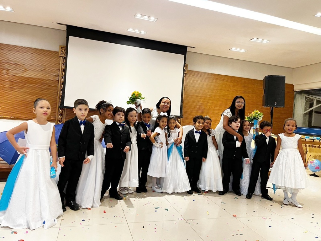 Formatura marca fim de ciclo educacional na Escola Municipal Dom Miguel Câmara