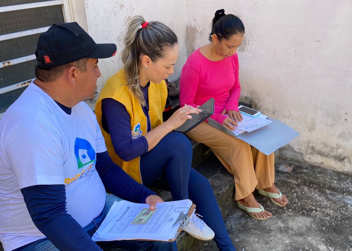 Regularização Fundiária: equipes da Prefeitura fazem cadastro das famílias do Residencial João Paulo II