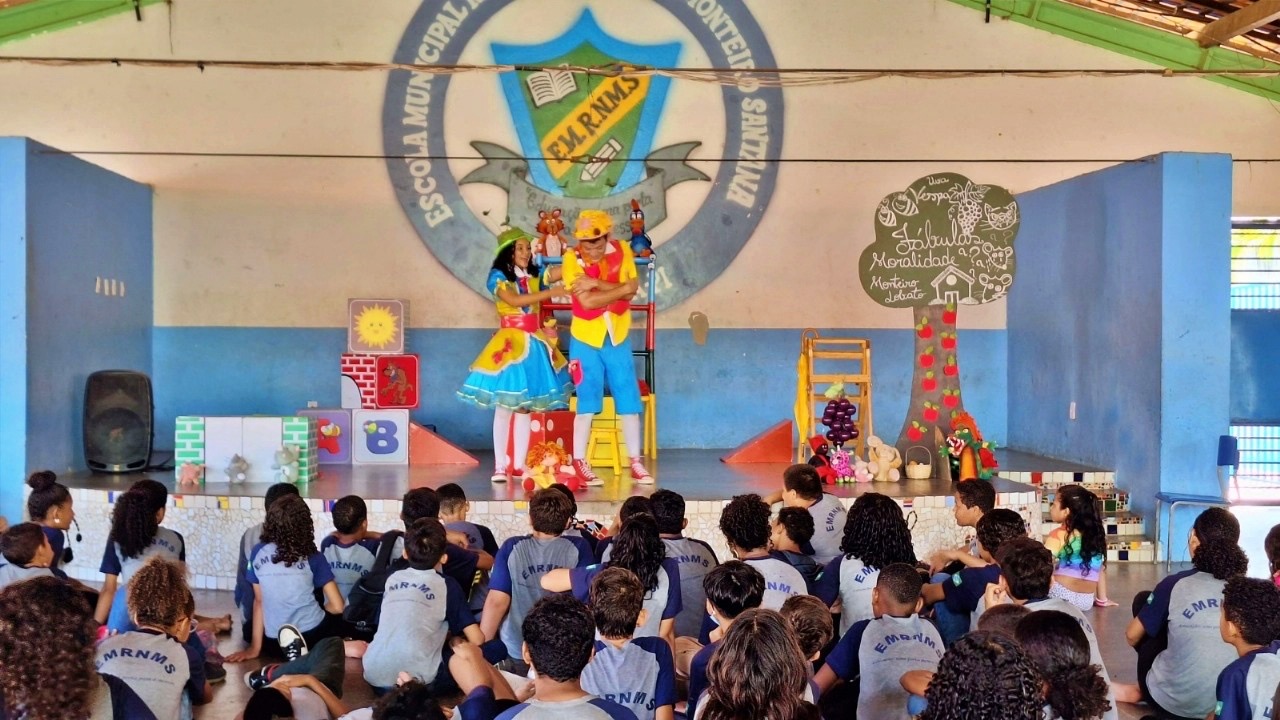 Escola Municipal Arthur Medeiros recebe apresentação teatral nesta semana