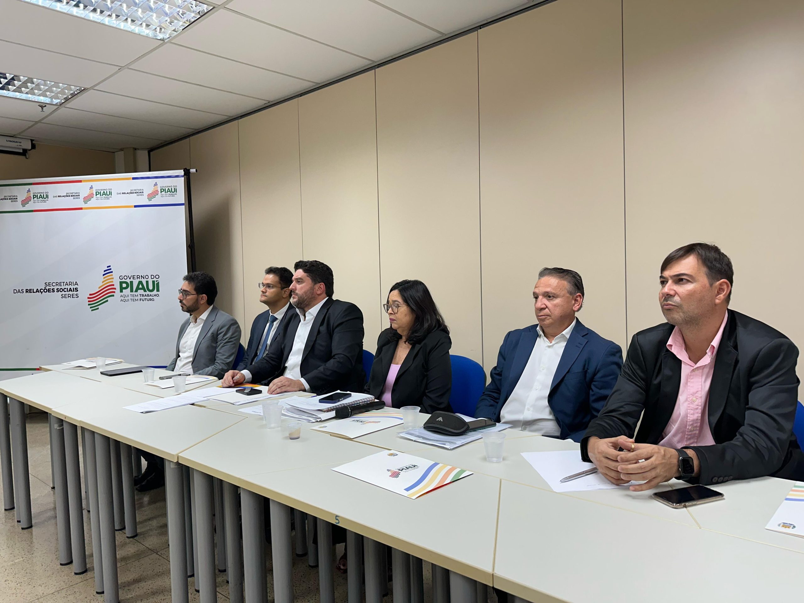 Governo do Estado do Piauí propõe aos servidores estaduais reajuste salarial de 5,35% por ano
