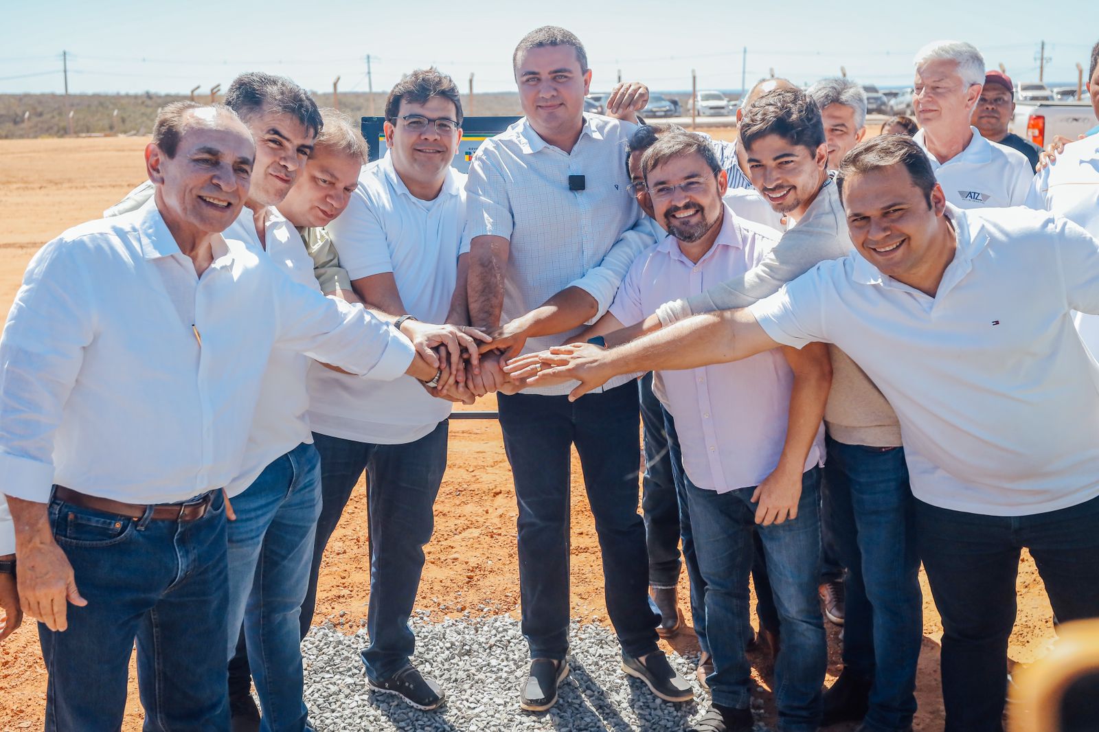 Governador Rafael Fonteles entrega rodovia, nova pista de aeroporto e UTI para Bom Jesus (PI)