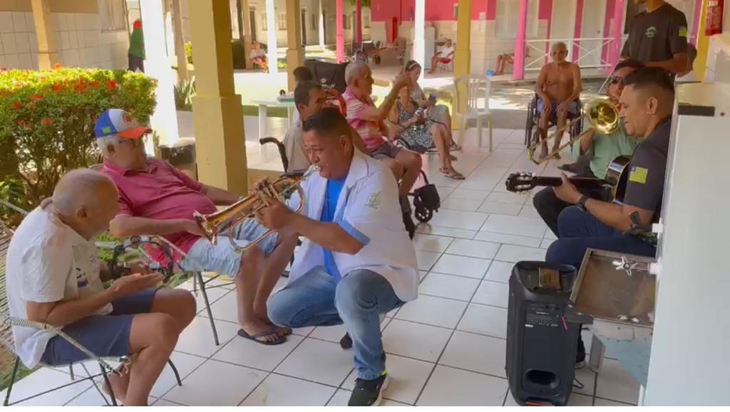 Projeto Música Eficiente ajuda a mudar a vida de crianças e idosos assistidos pela Sasc
