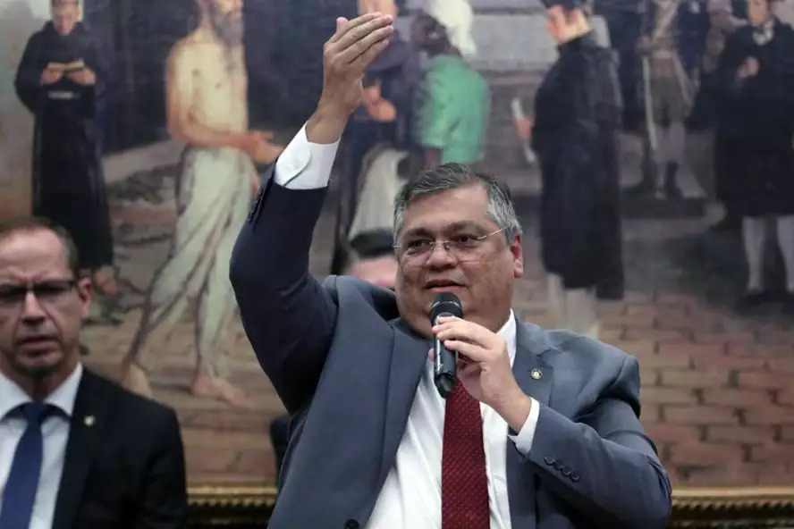 Críticas de Flávio Dino às urnas eletrônicas viralizam nas redes sociais