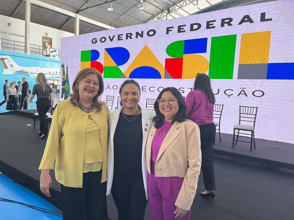 Secretárias Núbia Lopes e Zenaide Lustosa participam de cerimônia de sanção da lei que garante igualdade salarial