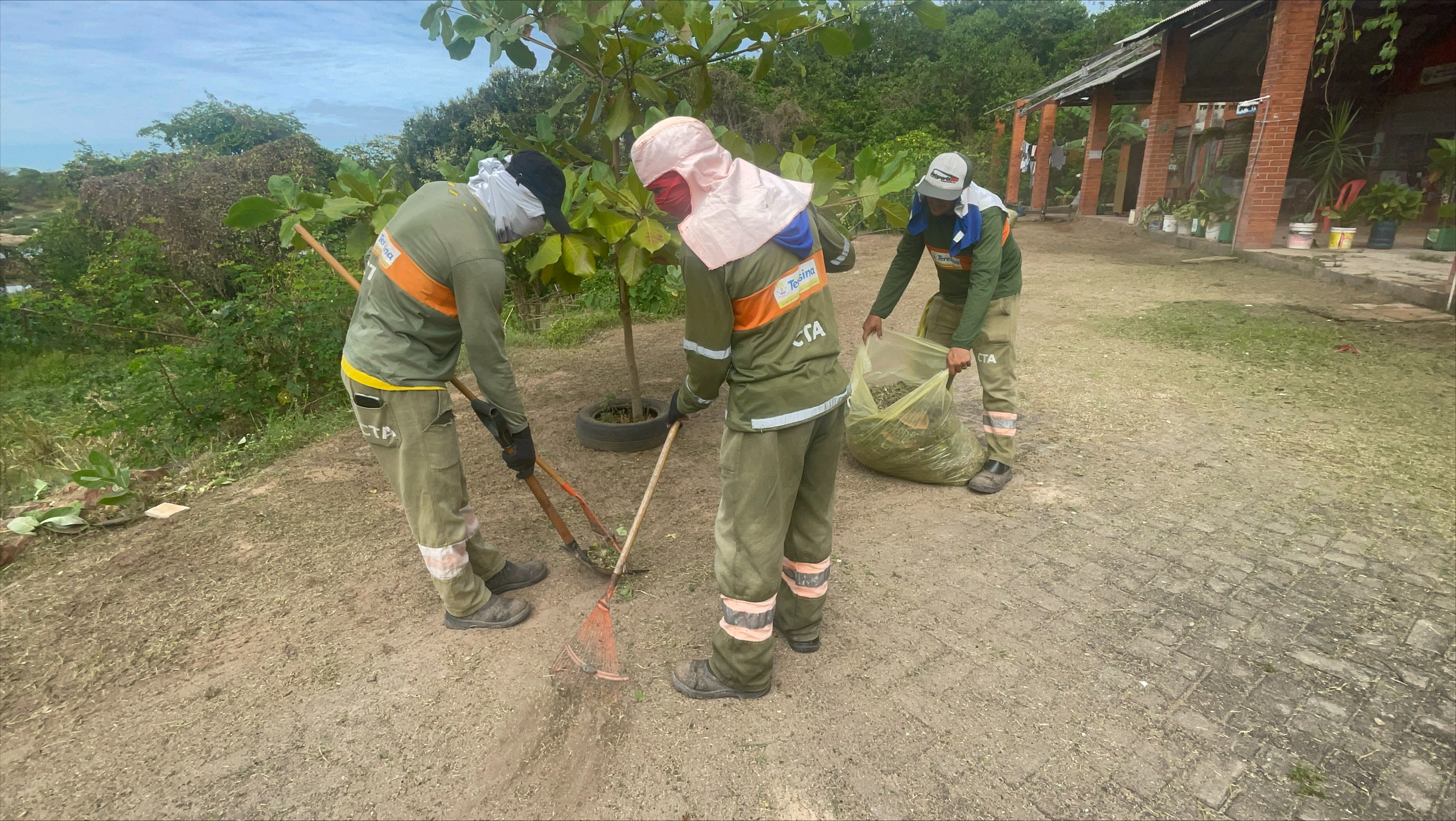 Ações de limpeza são intensificadas na zona Sudeste de Teresina
