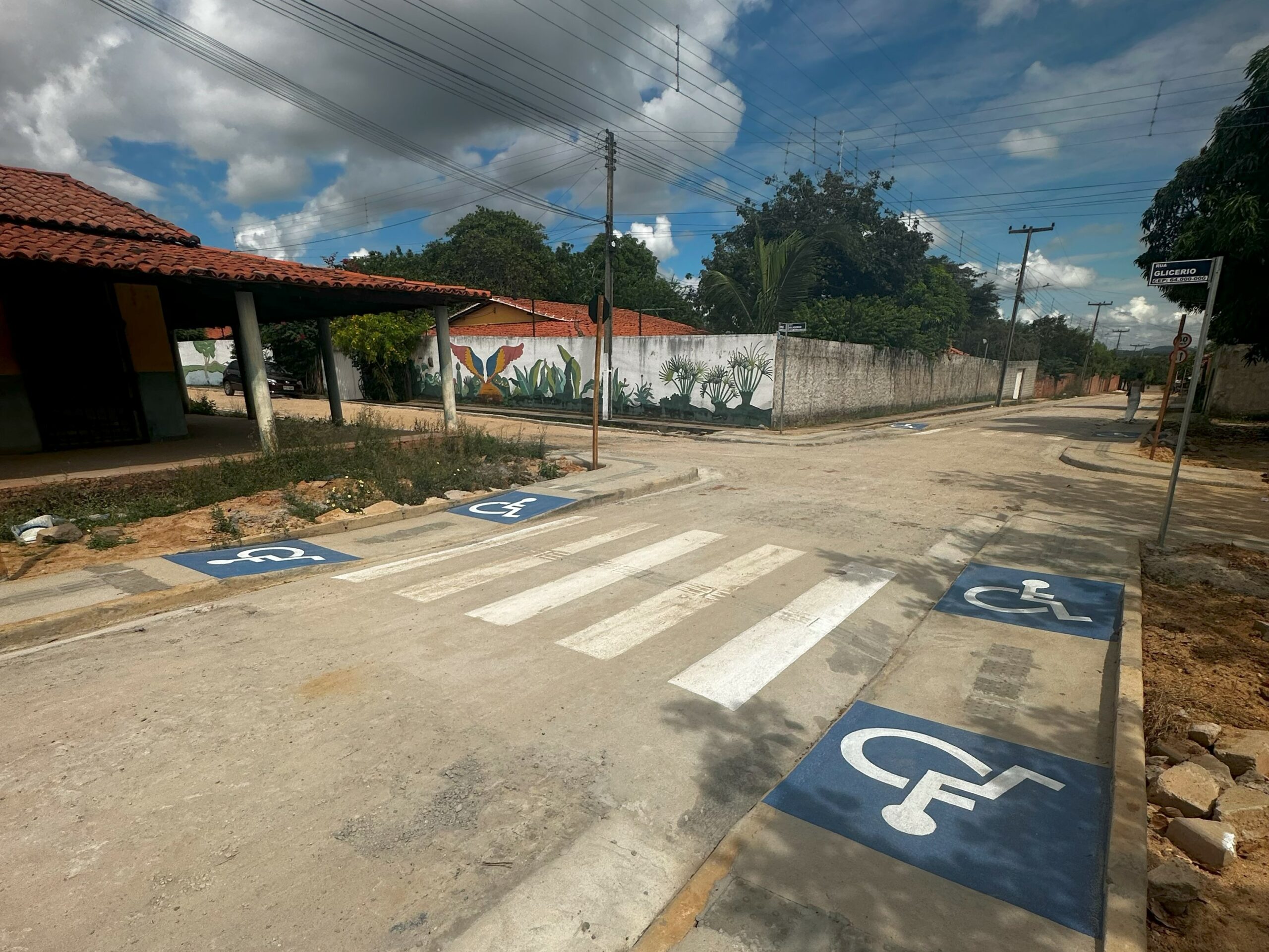Governo do Piauí executa pavimentação de vias públicas em Teresina