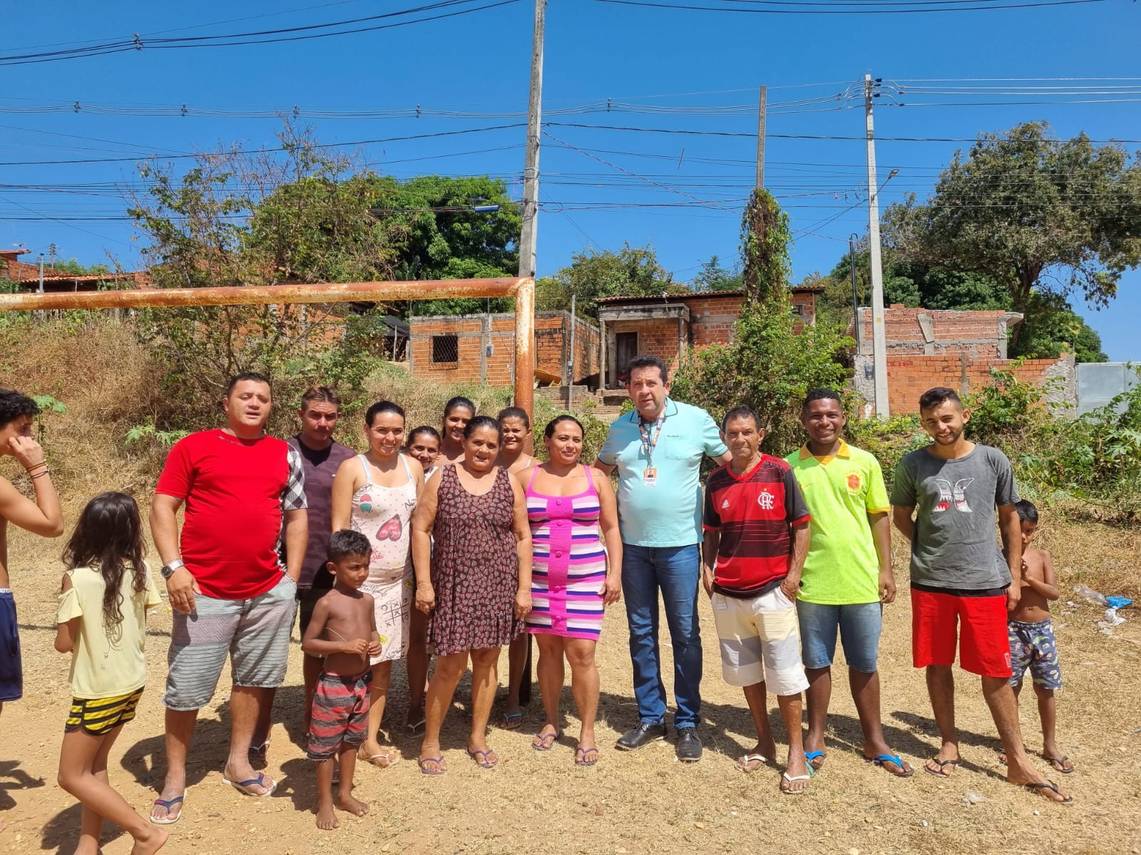 Campo de Futebol da Vila Esplendor no bairro Santo Antônio ganha nova iluminação