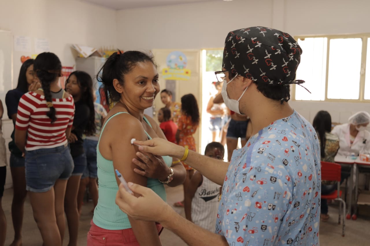Prefeitura de Teresina realiza ação social na comunidade Soinho