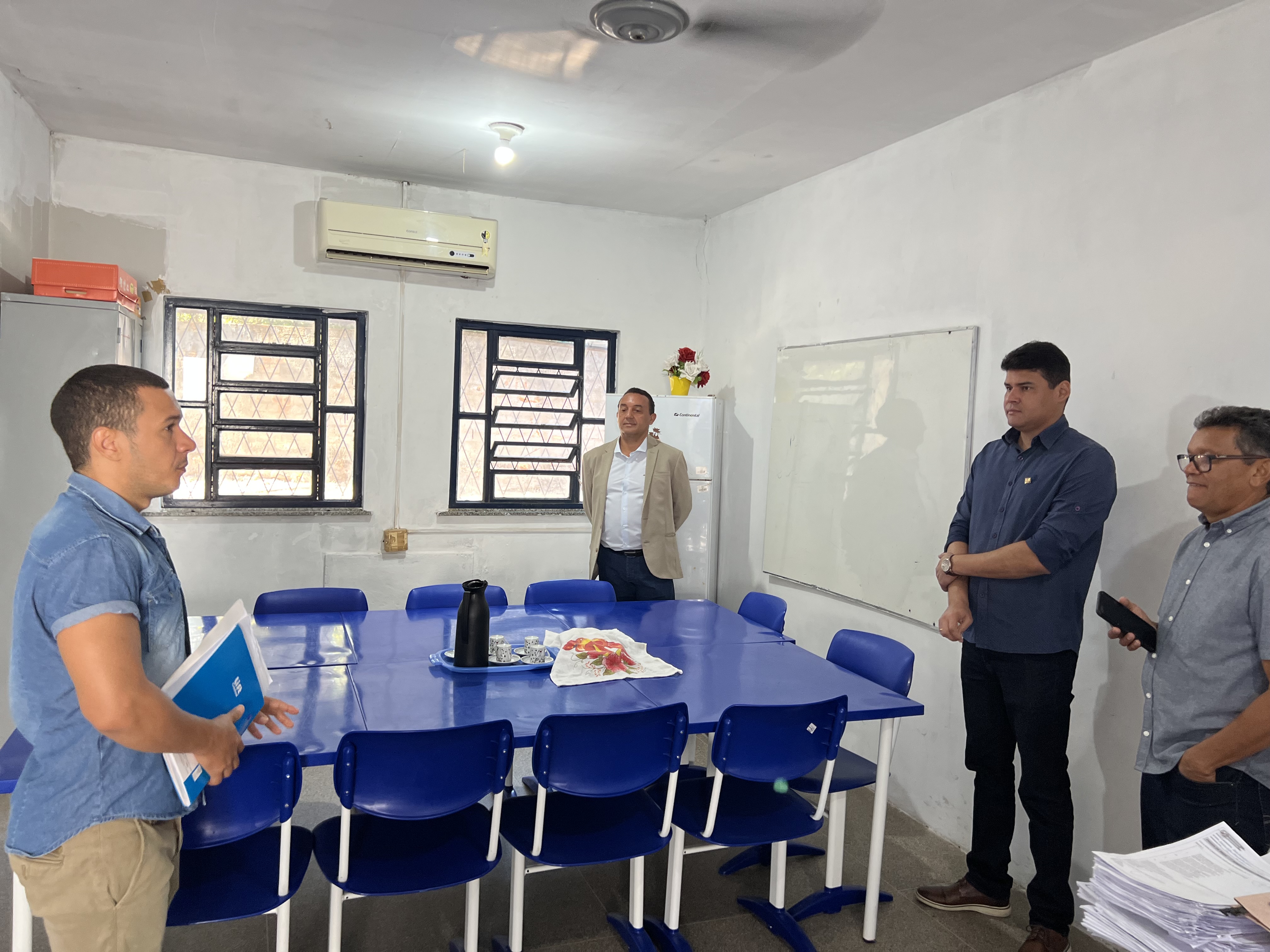 Secretário Nouga Cardoso avalia estrutura física de escola no Bom Principio 