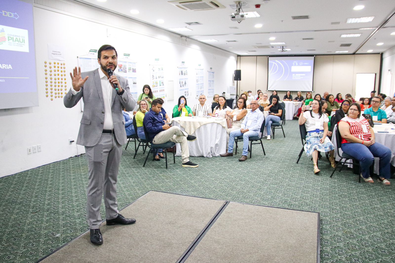 Seduc promove encontro de monitoramento e avaliação da rede estadual