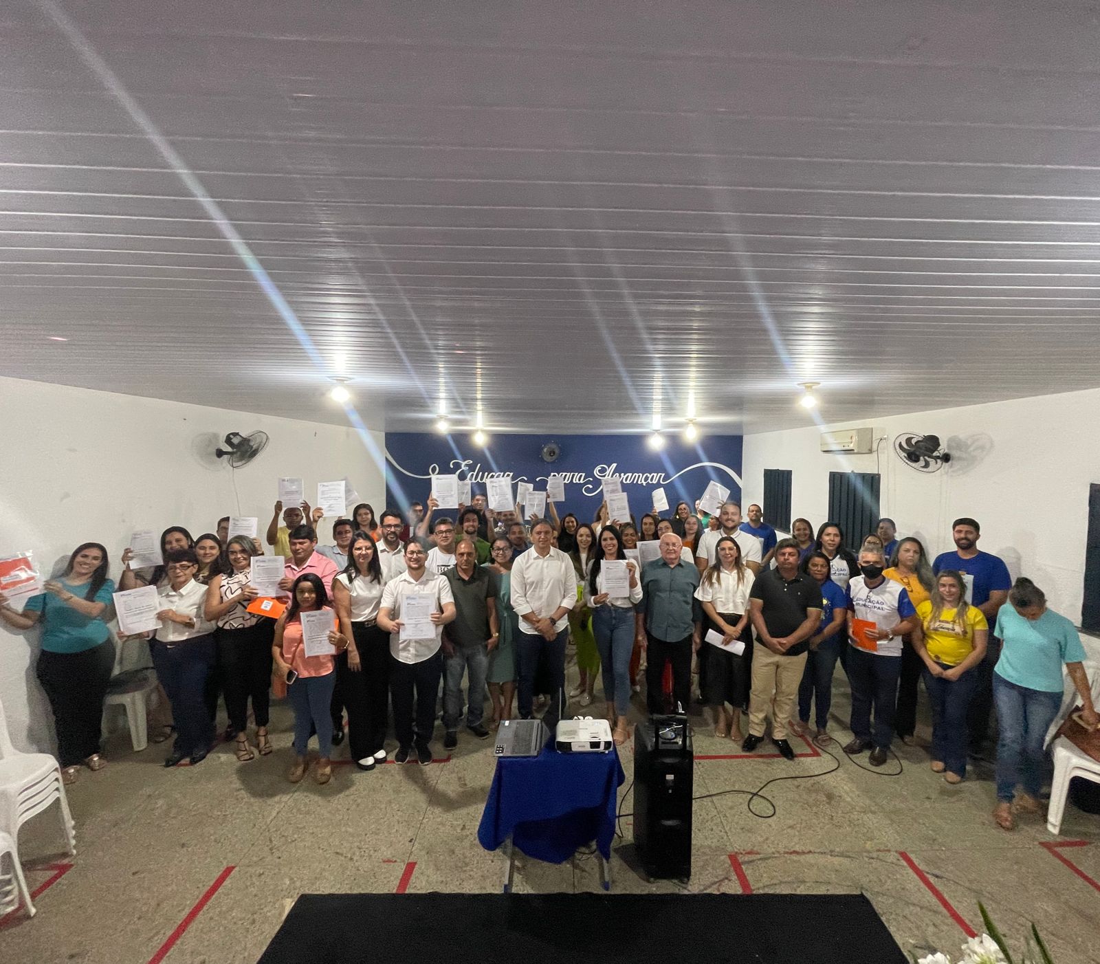 Aprovados no concurso público assinam termo de posse durante solenidade em Água Branca – Prefeitura Municipal de Água Branca – PI
