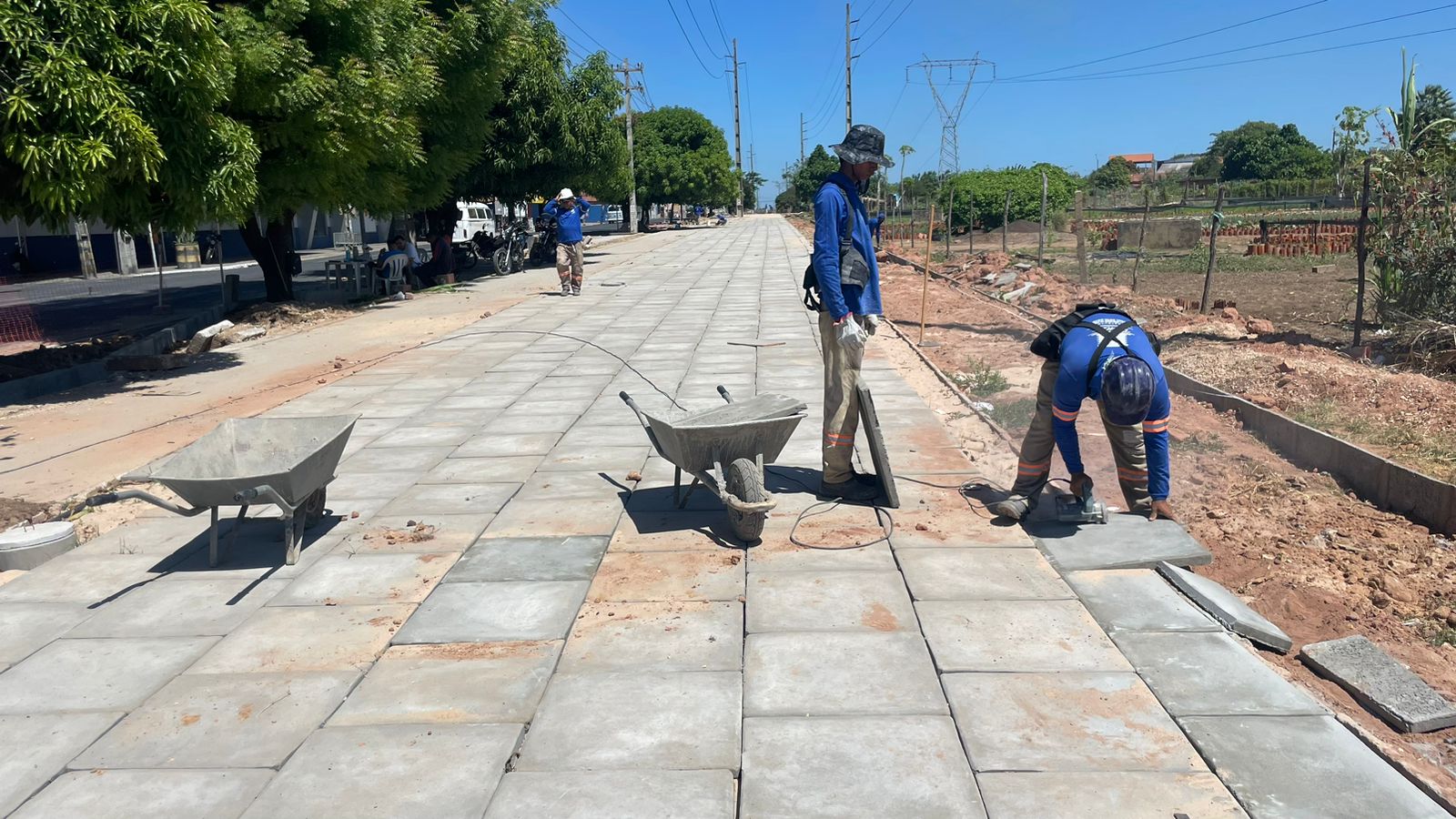 Obra do calçadão da avenida Noé Mendes segue em ritmo acelerado e tem previsão de conclusão neste mês