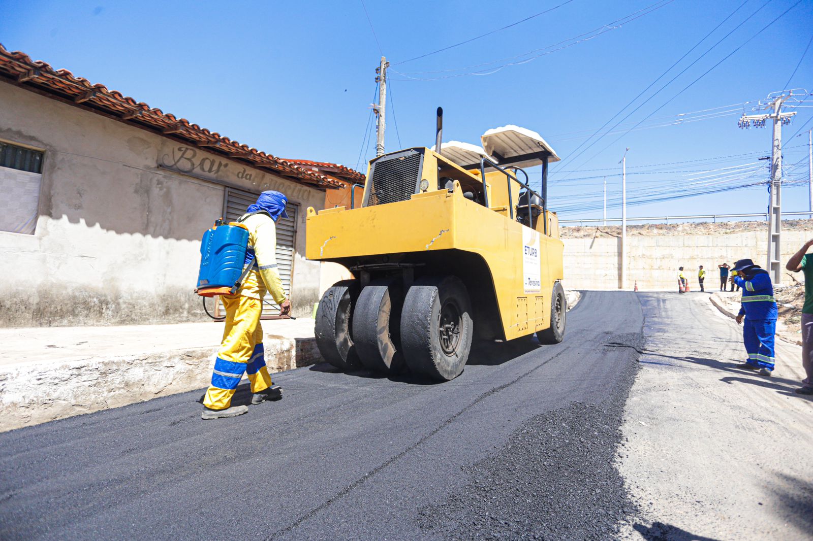 Programa +Acessibilidade conclui o asfaltamento de mais duas ruas onde moram cadeirantes