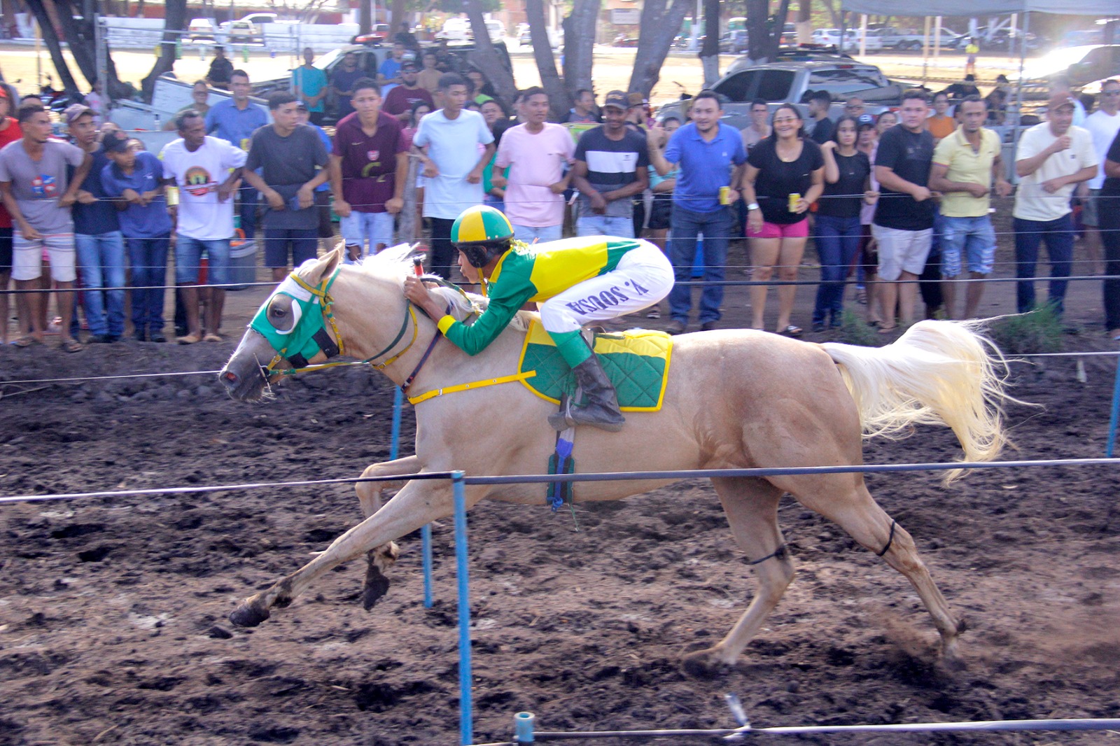 Corrida de Cavalos reúne multidão em Água Branca e marca início dos Festejos 2023