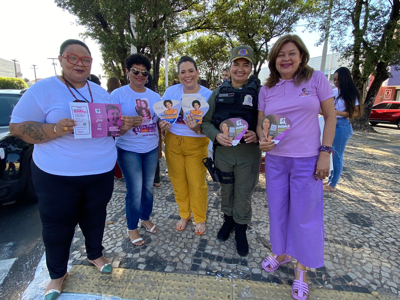 Secretaria das Mulheres realiza blitz educativa em alusão aos 17 anos da Lei Maria da Penha