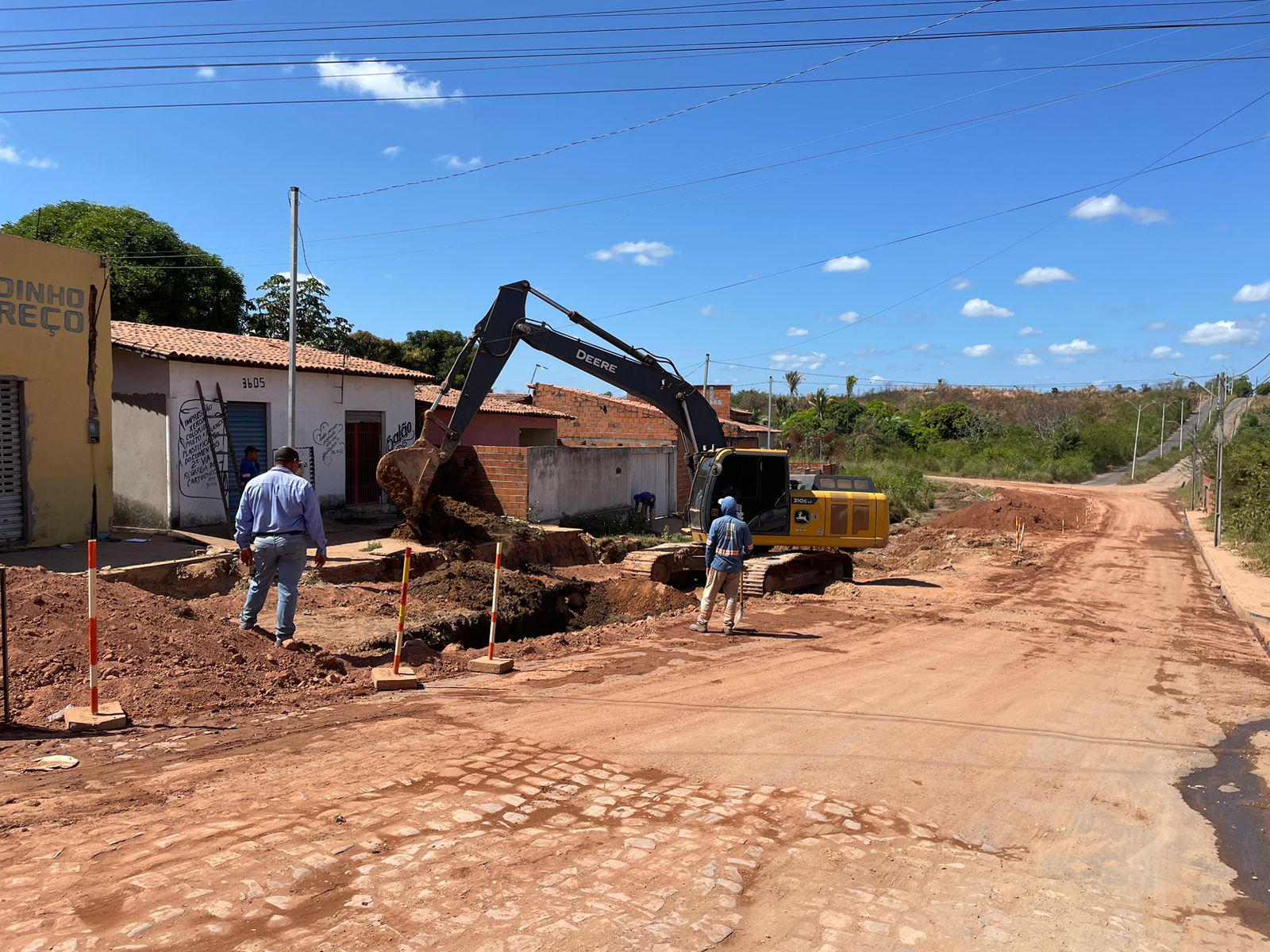 Obras de pavimentação da Rivadavia avançam para conclusão em comemoração ao aniversário de Teresina