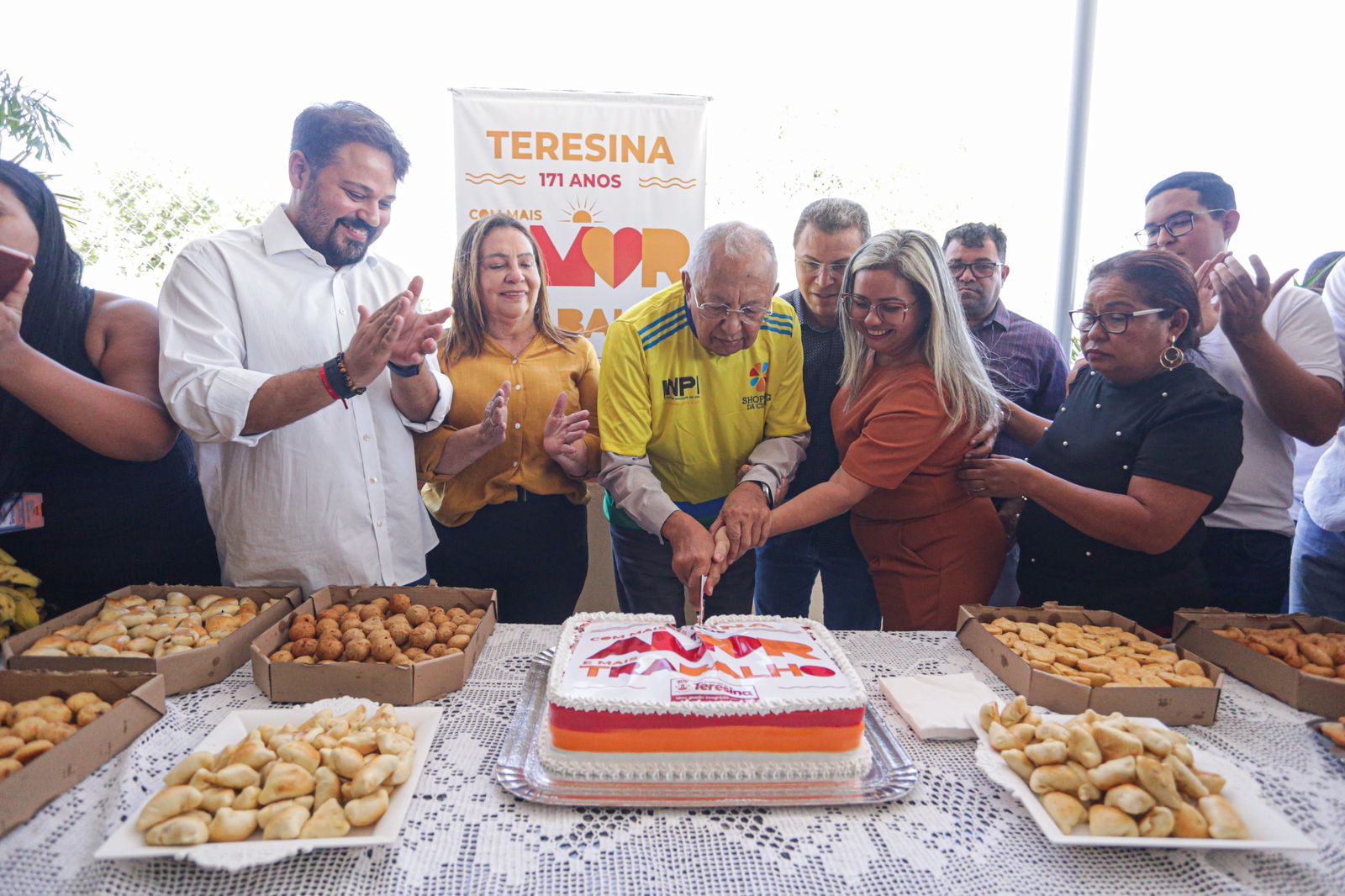Dr. Pessoa entrega reforma e ampliação da Praça de Alimentação do Shopping da Cidade