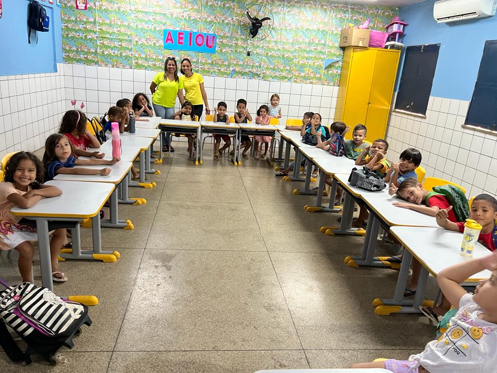 Escola Municipal Clodoaldo Freitas promove recreação para estudantes