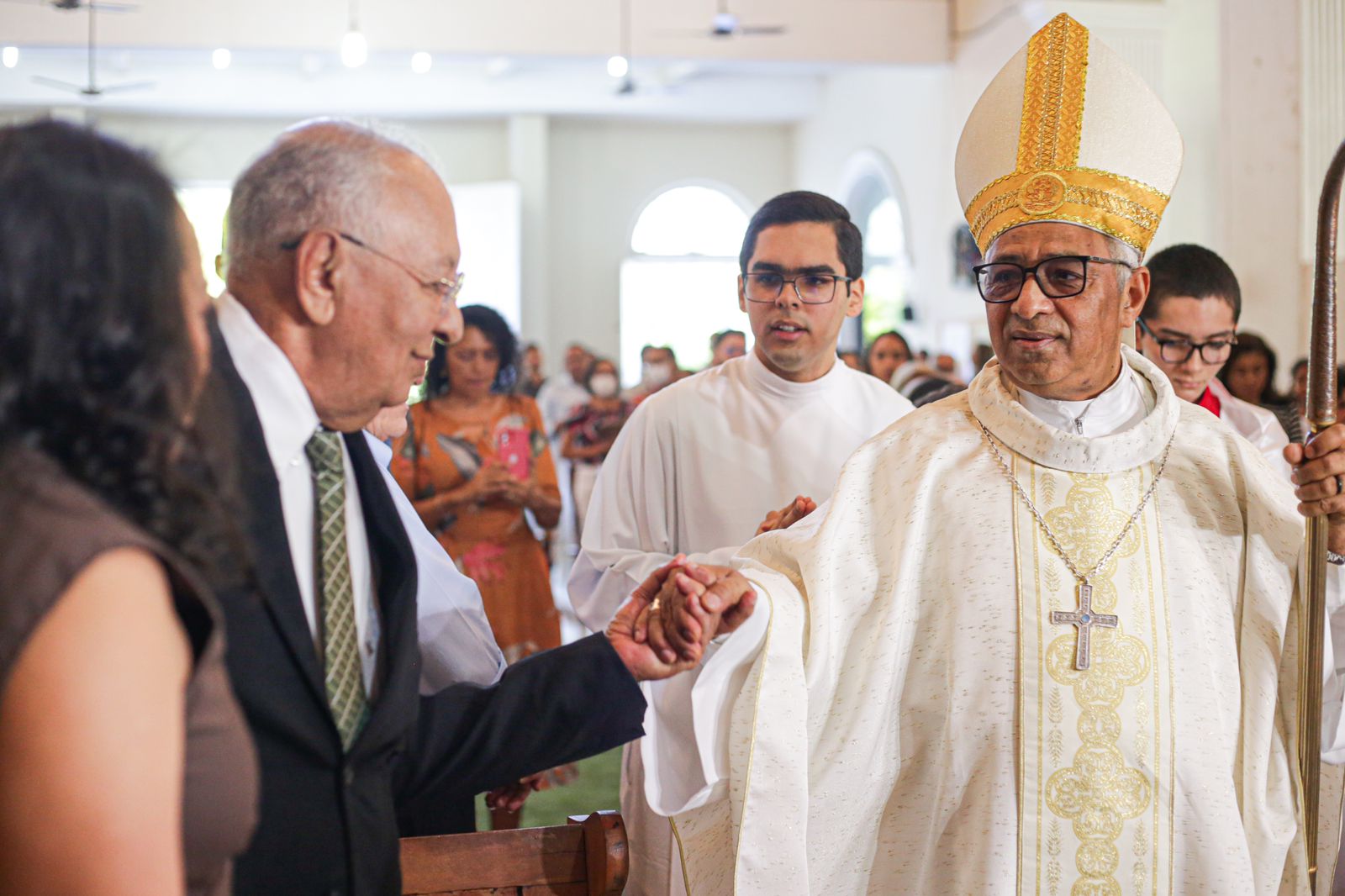 Dr.Pessoa participa de missa em comemoração aos 171 anos de Teresina