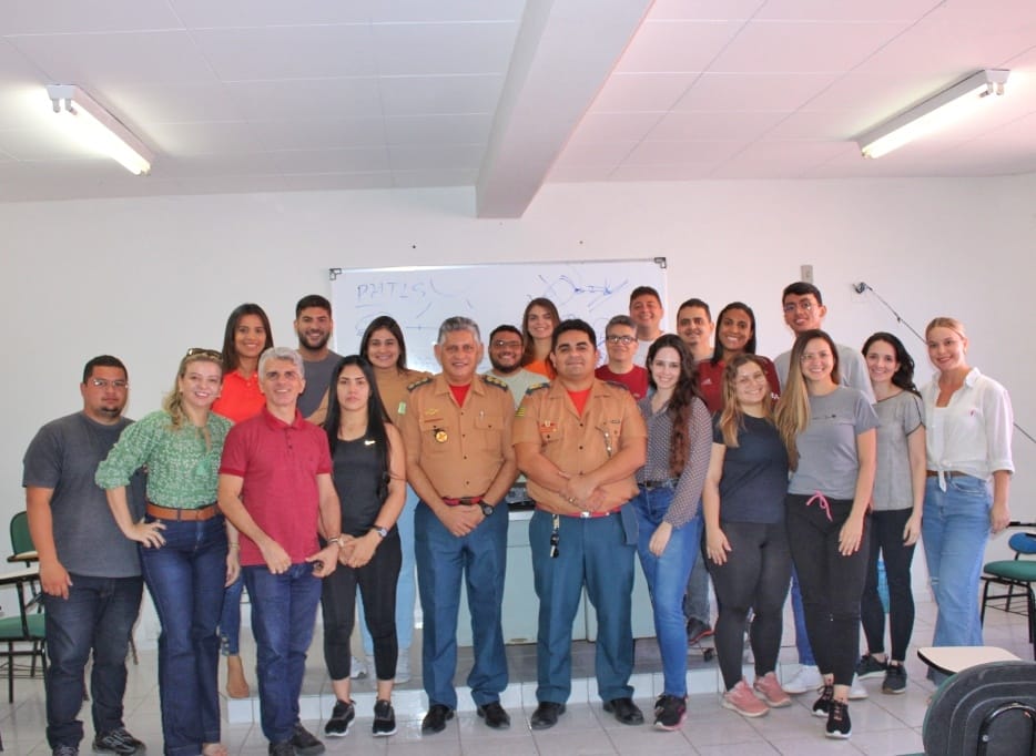 Equipes da Defesa Civil participam de treinamento de primeiros socorros
