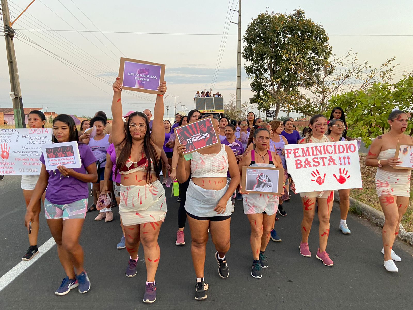 Semcaspi realiza a Caminhada Dançante de Conscientização pelo Fim da Violência Contra a Mulher no Jacinta Andrade