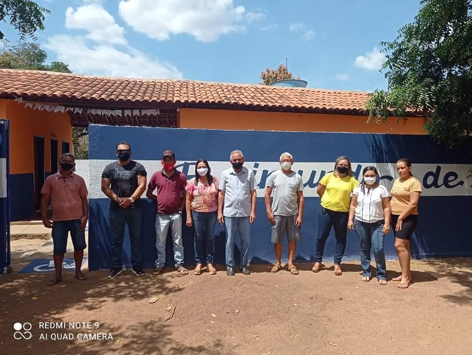 Prefeito de Olho D'água visita escolas municipais após reformas para o retorno das aulas presenciais