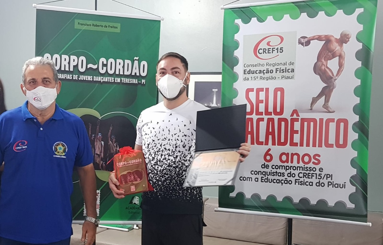 Professor da Rede Municipal de Teresina lança livro com base no Cordão Grupo de Dança