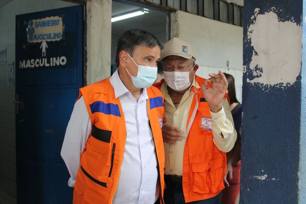 Wellington e Dr. Pessoa visitam áreas atingidas por enchentes em Teresina