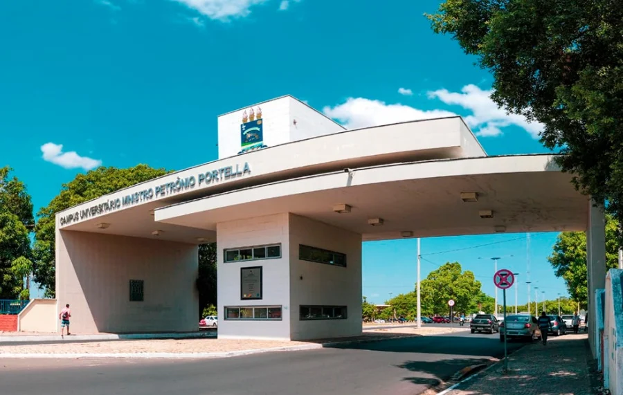 UFPI abre concurso para 22 vagas com salários de até R$ 5,1 mil