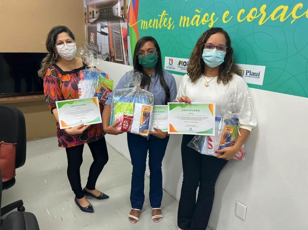 Divisão de Educação Inclusiva da Semec participa de treinamento de atualização